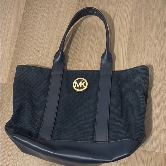 Michael Kors Black Tote Bag - Picture 1 of 4